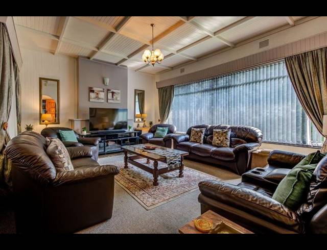 4 BEDROOM HOUSE FOR SALE IN FREEWAY PARK